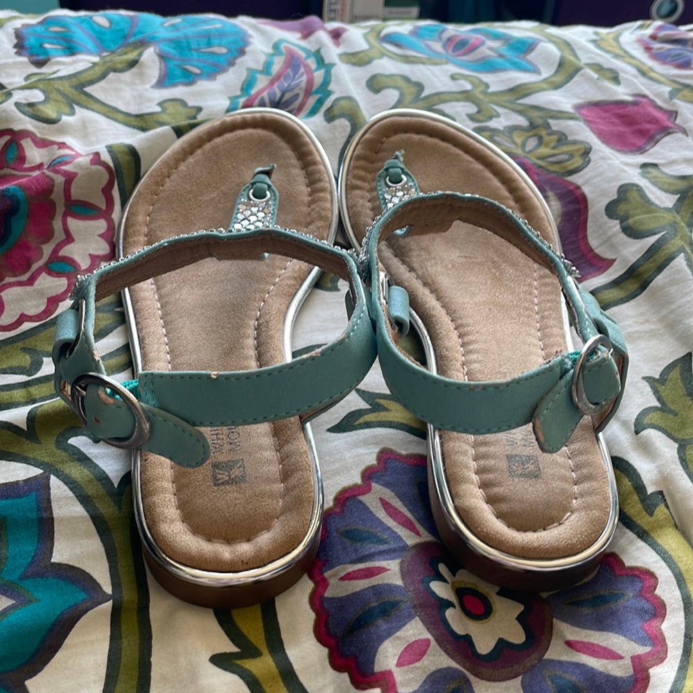 Sandals - Picture 2 of 3